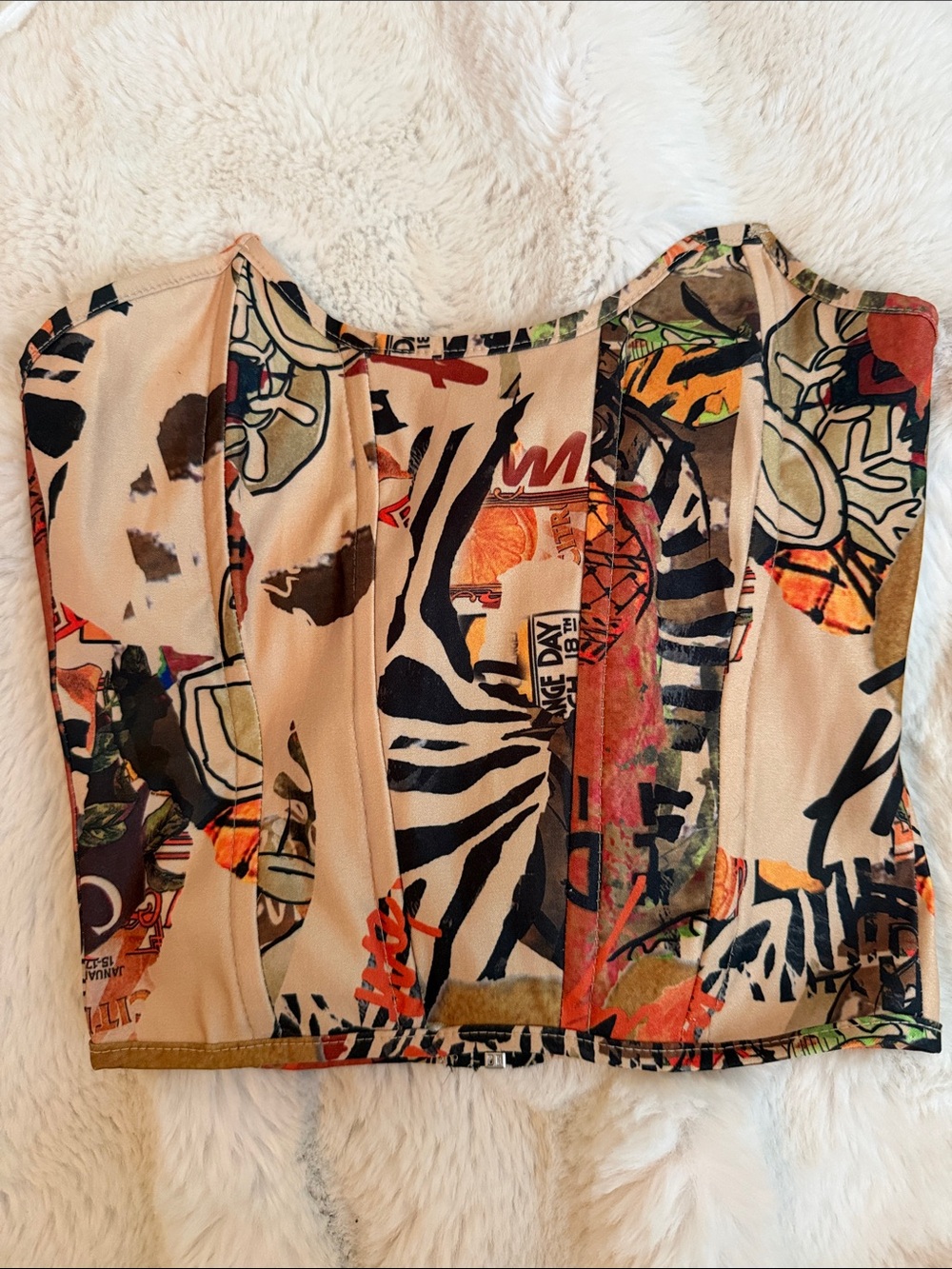 Pretty Little Thing size 4